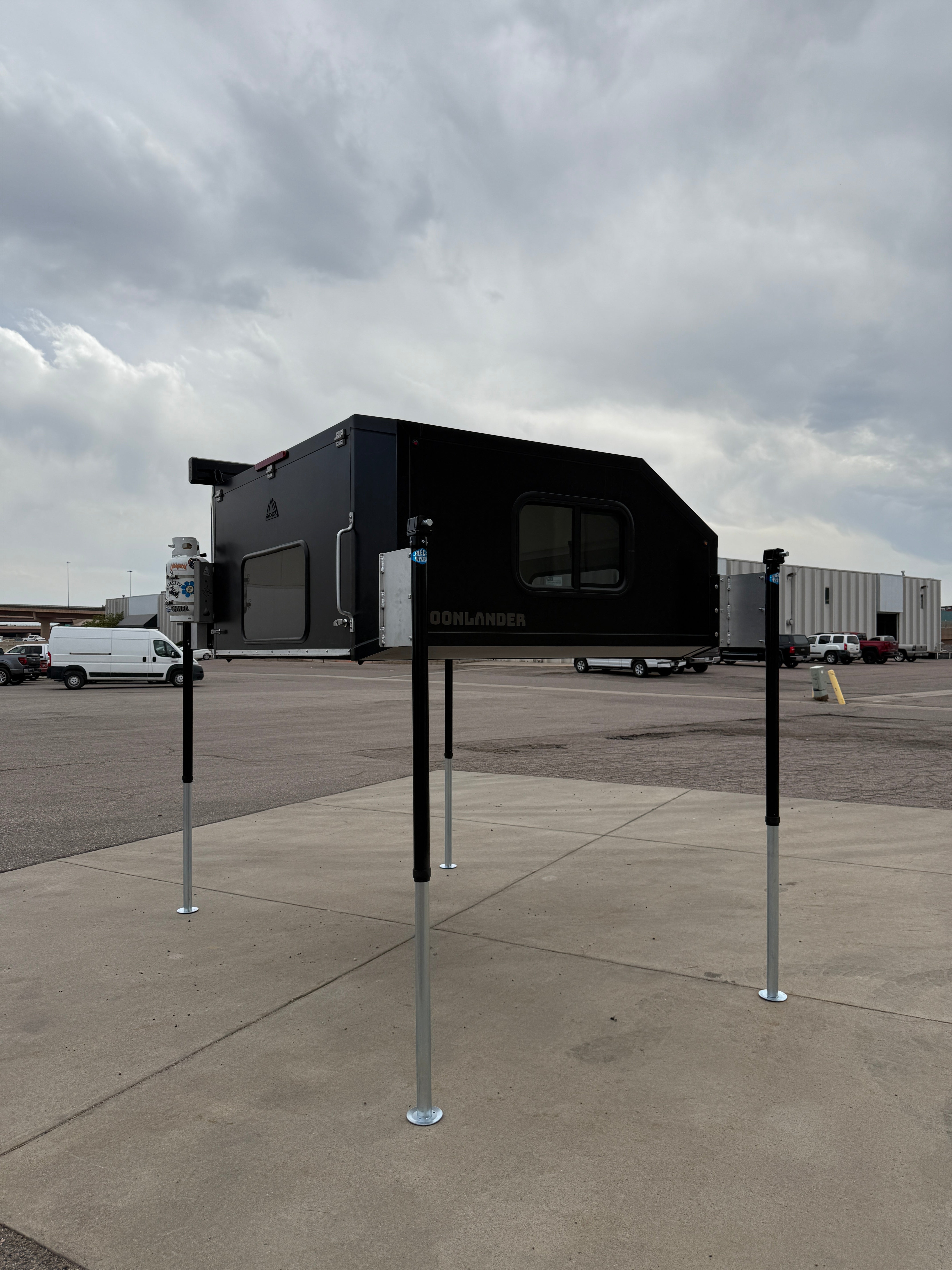 Quick Bolt-On Camper Jacks